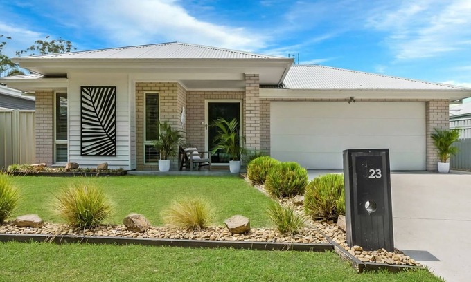 Broulee House | Oscar's @ Broulee Beach Luxury Coastal Living