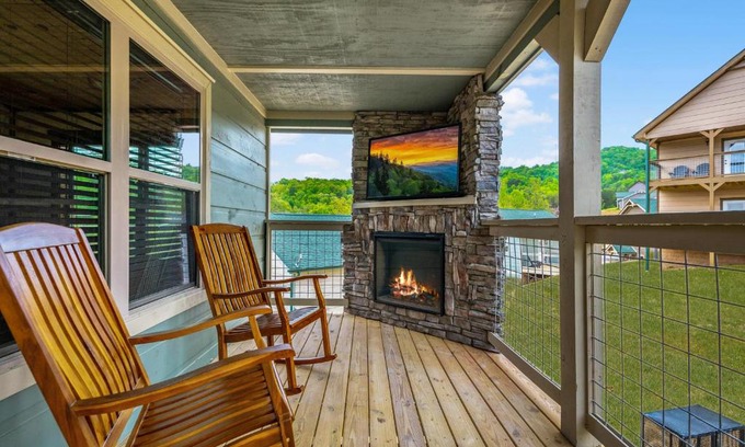Pigeon Forge House | Osprey Nest Cottage Modern New Cabin
