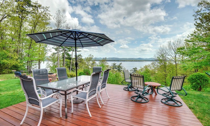 The Bluffs Cottage | Ossipee Lake Cottage w/Screened Porch & Fire Pit!
