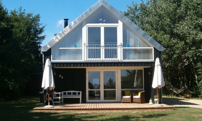 Sillerslev House | Øster Assels. 135m2 lovely 2-plan holiday house. Just 300m. to the beach.