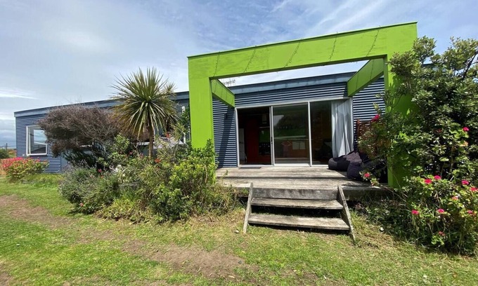 Otaki Beach House | Ōtaki Beach Gem - Coastal Family Getaway