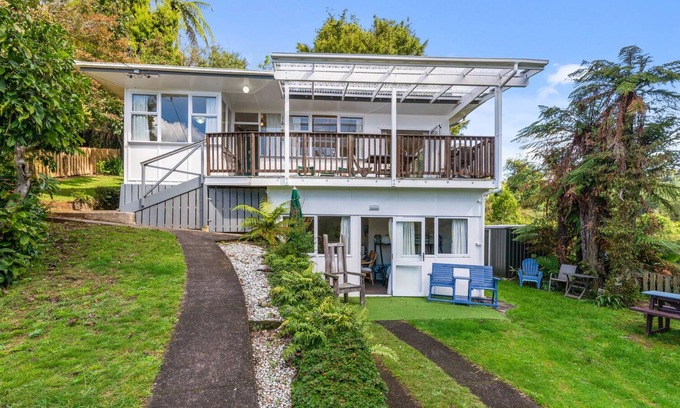 Okere Falls House | OTARAMARAE RETREAT - LAKE ROTOITI HOLIDAY HOME in Lake Rotoiti