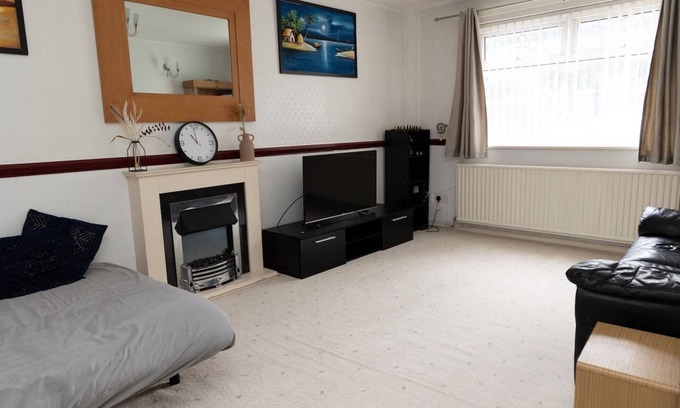 Chadderton House | Otley Terrace - 3 bed home sleeping 8 people.