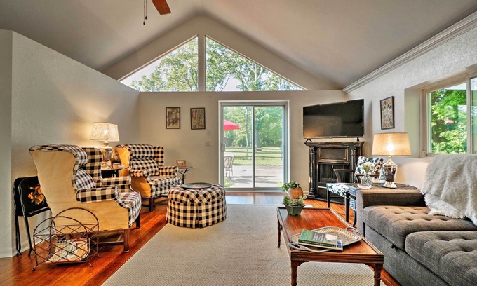 Bedford House | Ottawa Lake Home w/BBQ & Patio, 15 Mi to Toledo