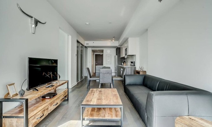 Byward Market - Parliament Hill Apartment | Ottawa - Slater 2B1B
