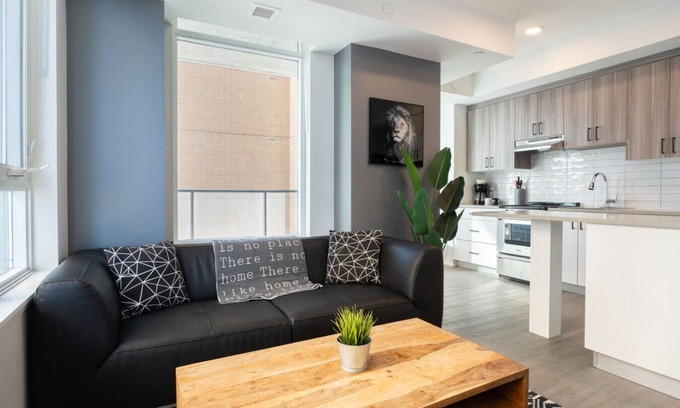 Civic Hospital - Experimental Farm - Central Park Apartment | Ottawa - The Lennox 2BB