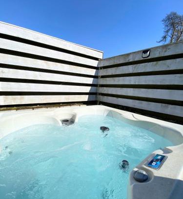 Warminster House | Otter 1 HuntersMoon-Warminster-Longleat-Wiltshire