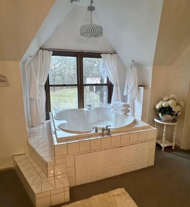 Altoona Bed & Breakfast | Otter Creek Eau Claire Altoona