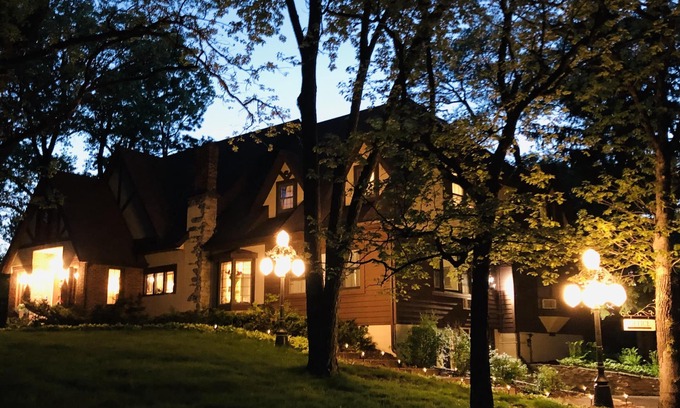Altoona Hotel | Otter Creek Eau Claire Altoona