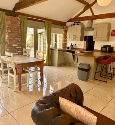 Towcester House | Otters Holt at Tove Valley Cottages