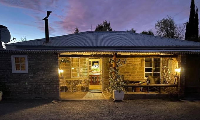 Karoo Hoogland House | Ou Klipskuur Self-Catering Accommodation