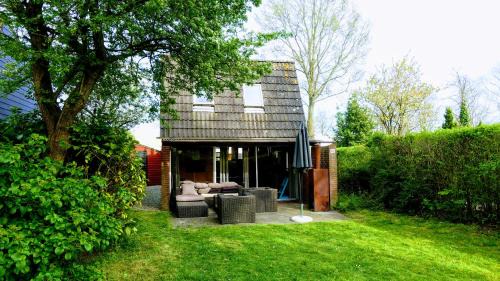 Oude-Tonge House | Oude-Tonge holiday house near fishing waters