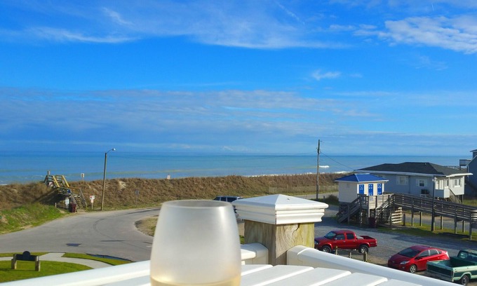 Surf City House | Our 4 Sea Sons nLinens and essentials included.