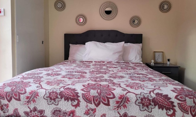 Portmore Apartment | Our beautiful apartment over looks the ocean and as 24 hrs security.