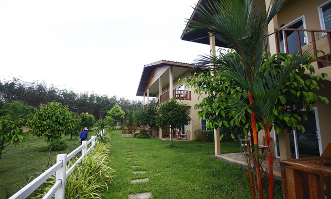 Makham Hotel | Our Eco Farm