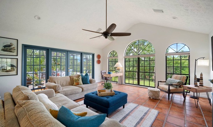 East County Civic Group House | ‘Our Encanto’ -quiet golf course view-Tampa suburb