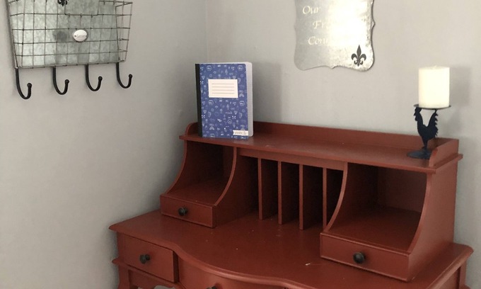 Gallipolis House | “our little French connection” Gallipolis No cleaning fee and Taxes all include