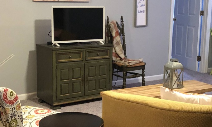 Kerr Apartment | “our little green with envy”Gallipolis No cleaning fee and no Taxes all include.