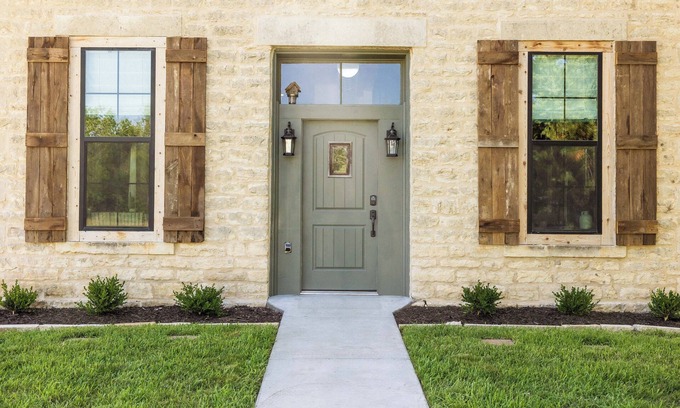 Fostoria Cottage | Our Little Schoolhouse on Elm