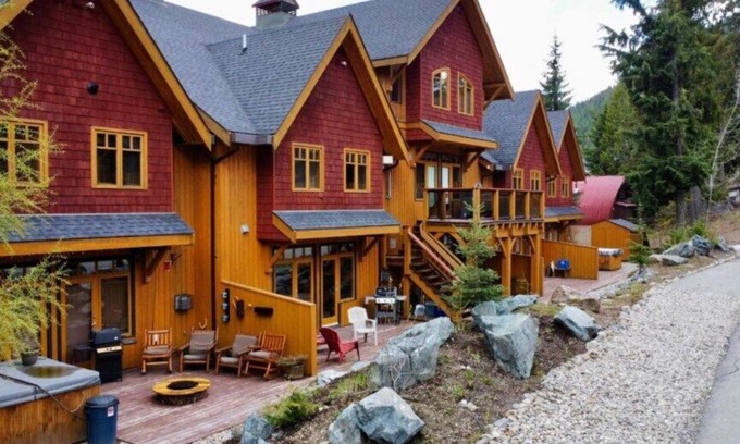Rossland Condo | Our Most Affordable AND Fantastic Location!