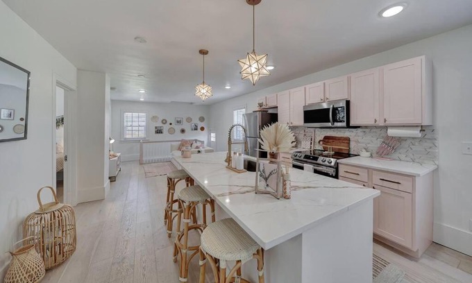 Lincoln House | Our Pink House