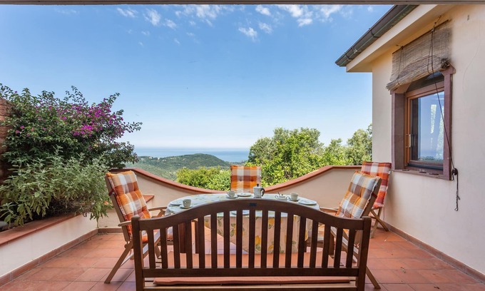 Magomadas House | Our sea view house offers space on 400 square meters for 2-10 people