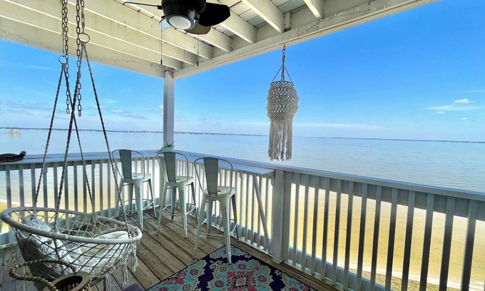 Innerarity Townhomes House | Our Shangrila: Waterfront Home with Kayaks & More