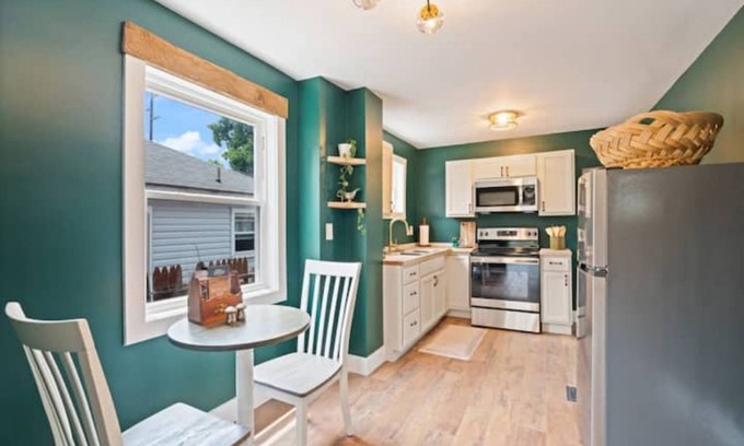 New Albany House | Our Townhouse Cottages