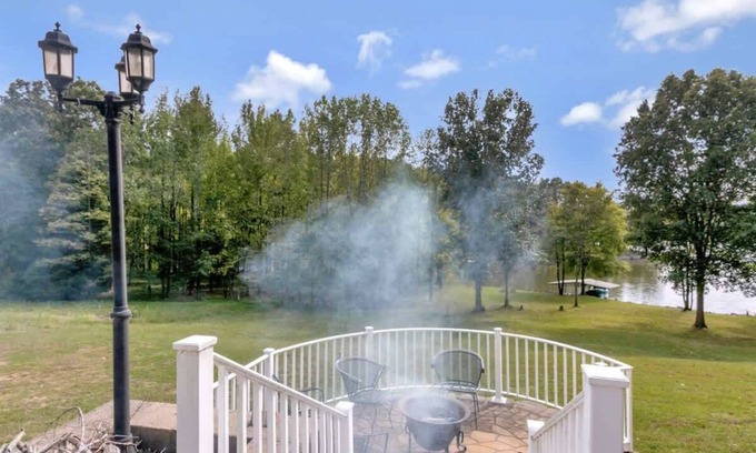 Cadiz House | Our Triggwood – Serene 5-Bedroom Getaway