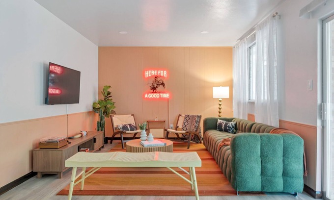 Club Crest House | Our West Nest 3 bdrm Home,3Bath 5 Beds,WiFi Fenced Backyard Near OldeTown Arvada
