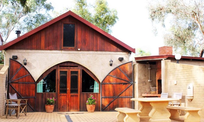 Dubbo House | Outback Cellar & Country Cottage