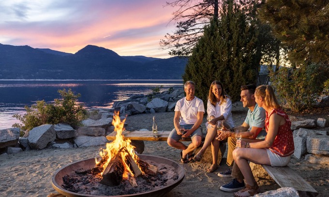 Vernon Hotel | Outback Lakeside Vacation Homes