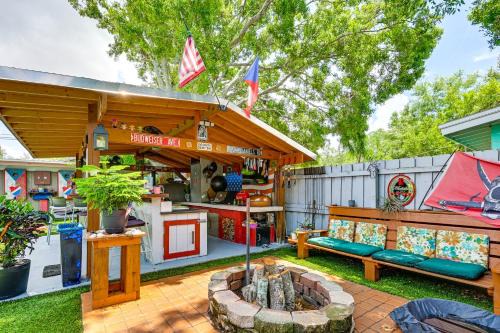 Clearwater Apartment | Outdoor Bar and Fire Pit Central Clearwater Condo!