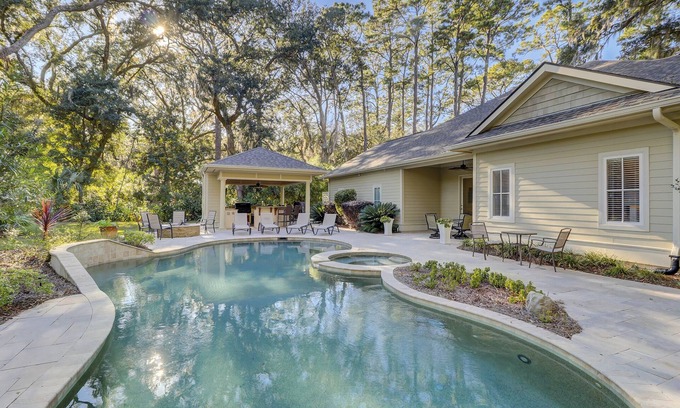 Heritage Woods House | Outdoor Cabana ~ Firepit ~ Private Pool & Spa ~ Pet Friendly ~ 72 Baynard Cove Road