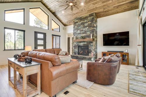 Torreon House | Outdoor Entertainment Area Cabin in Show Low!