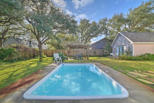 Fulton House | Outdoor Oasis and Grills Ultimate Rockport Home!