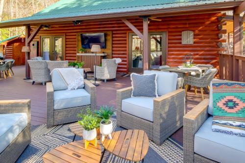 Murphy House | Outdoor Oasis Fall Family Retreat in Murphy!