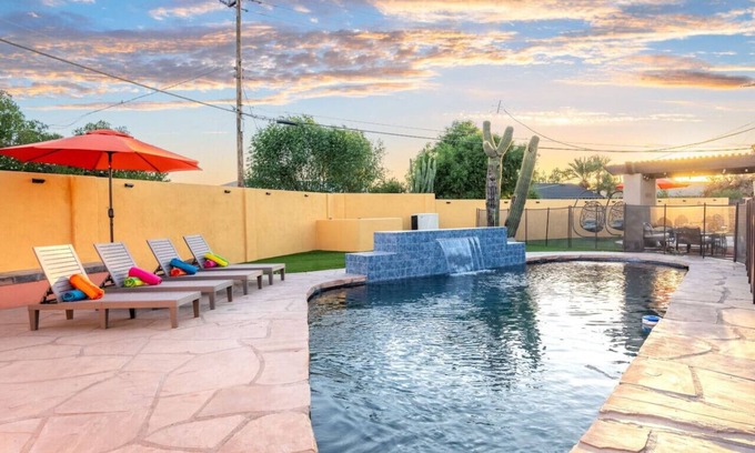 Cox Heights House | Outdoor Oasis: Mini Golf, Lawn Games, Pool