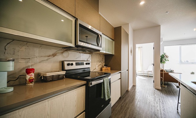 Saskatoon Apartment | **OUTDOOR POOL**CLEAN & MODERN 2 BEDROOM SUITE. BRAND NEW!!