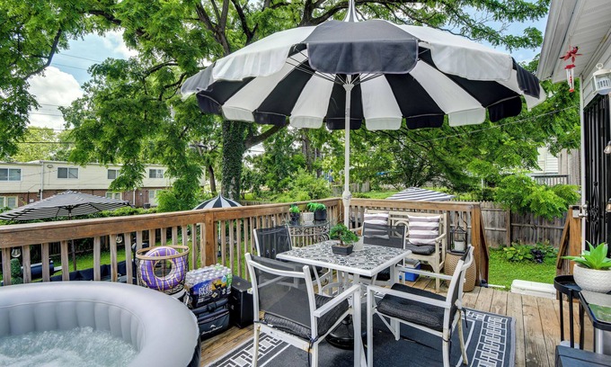 Cylburn House | Outdoor Pool & Hot Tub: Retreat - 6 Mi to Dtwn!