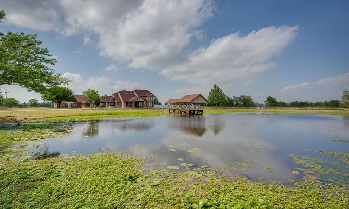 Commerce Villa | Outdoor Pool & Lake: Massive Texas Ranch Villa!