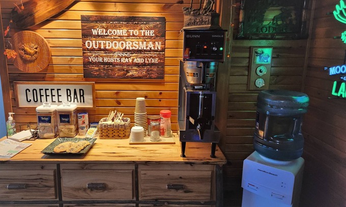 Algoma District Hotel | Outdoorsman Motel