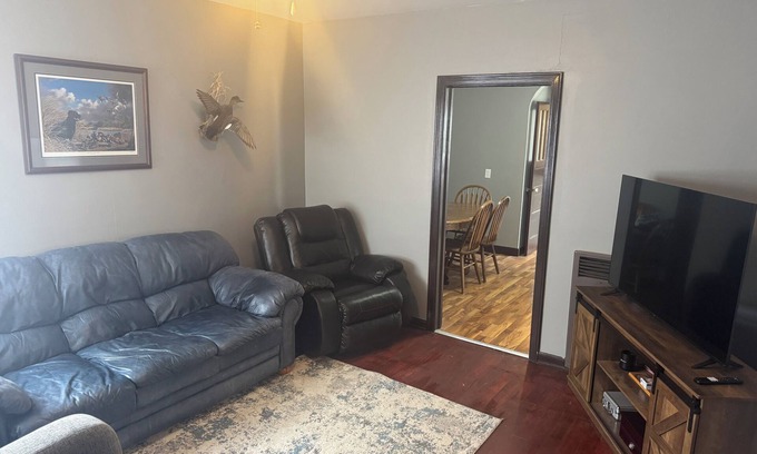 McPherson County House | Outdoorsman’s getaway with excellent hunting and fishing nearby