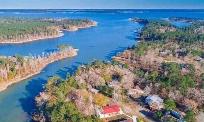 Broaddus House | Outer Banks at Lake Sam Rayburn