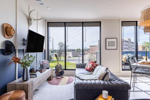 Five Points Apartment | Outrider 105 by AvantStay Near Broadway Downtown