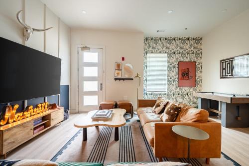 Five Points House | Outrider Buyout - 2 Units by AvantStay Sleeps 24