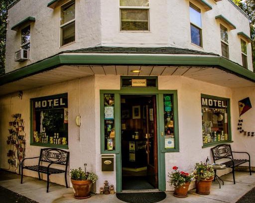 Nevada City Hotel | Outside Inn