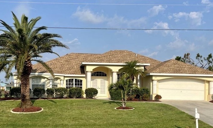 Pine Valley Villa | Outstanding Luxury Lakeside 4 Bed Home Electric Heated Pool