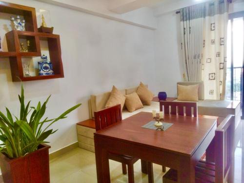 Borella Apartment | Oval Deck