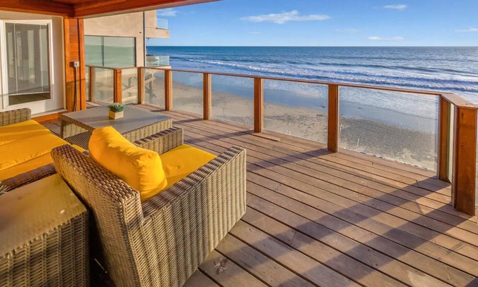 Malibu Apartment | Over-the-Water Bungalow in Malibu w/ Stunning View